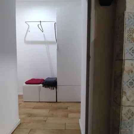 Self Check - In Topolowa Ideal Location Next To Main Rail, 10 Min To Main Square By Foot Apartment *