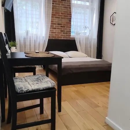 Apartment Self Check - In Topolowa Ideal Location Next To Main Rail, 10 Min To Main Square By Foot