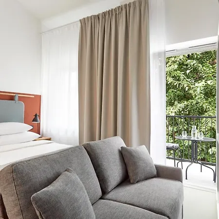 Aparthotel Plantonia *