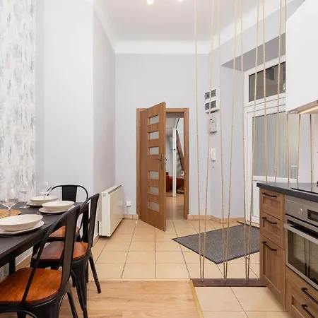 Mezzanine Retro Strzelecka Old Town By Renters Apartment Krakow