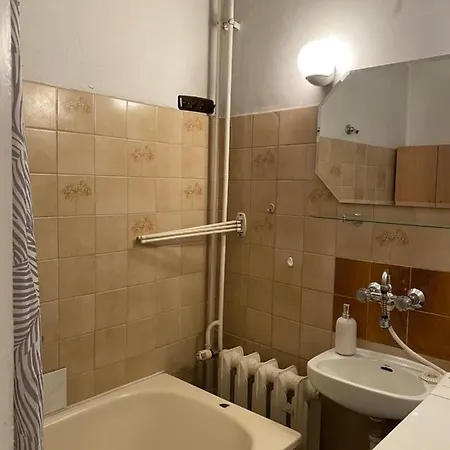 Classy In Old Town Apartment