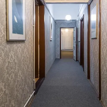 Apartment In The Heart Of ! 2 *