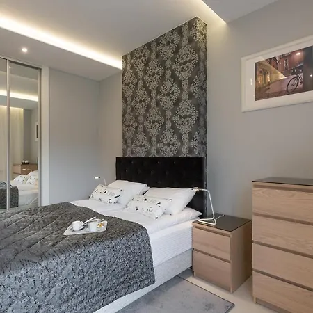 White Pearl Apartment