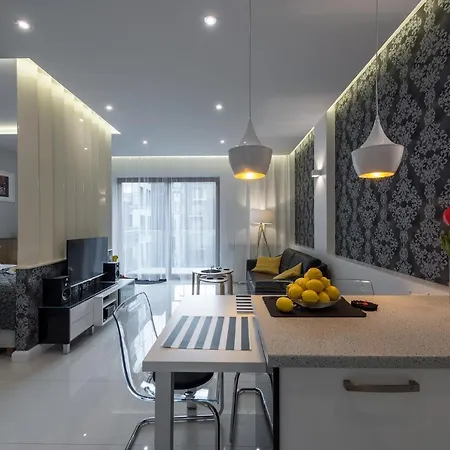 White Pearl Apartment *