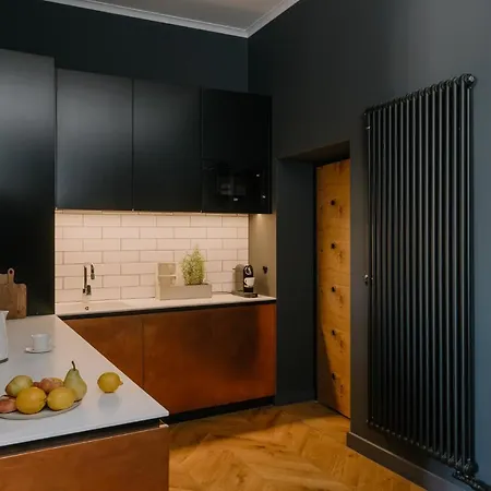 Apartment Goldfinger 3-bed Unique In The Heart Of Podgorze Krakow