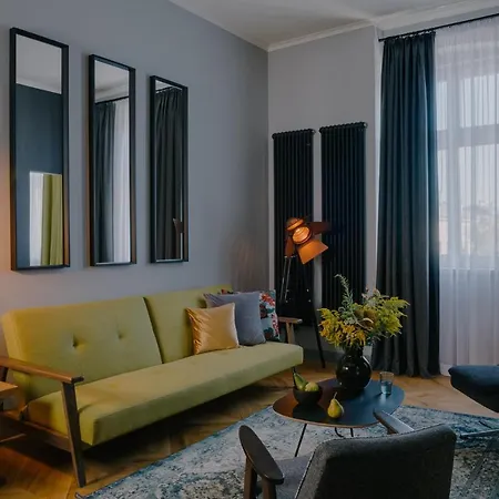 Goldfinger 3-bed Unique In The Heart Of Podgorze Krakow