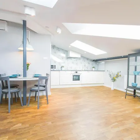 Krupnicza Modern Old Town - By Upstairs Apartment *