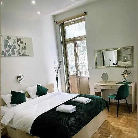 Marka 8 Krakow