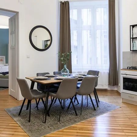 Wawelove Pilsudskiego - 3 Bedroom Apt. With Balcony And Free Parking!