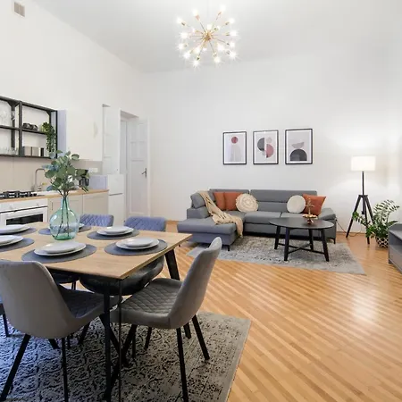 Wawelove Pilsudskiego - 3 Bedroom Apt. With Balcony And Free Parking! Appartement Krakau