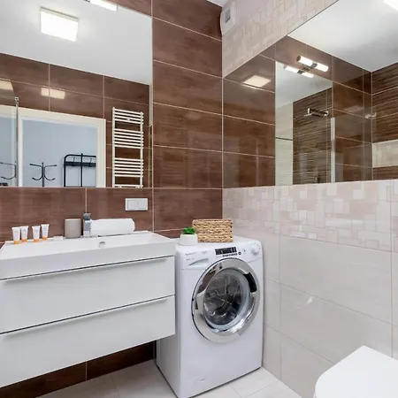 Apartment Spacious With Balcony Zablocie By Renters
