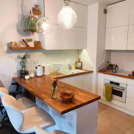 Apartment White And Bright With Riverside View And Parking *