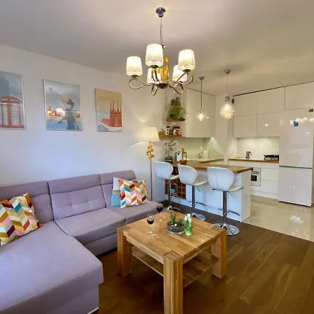 White And Bright With Riverside View And Parking Apartment *