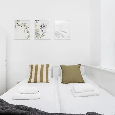 Bosacka X 1' Main Train & Bus Station - By Upstairs Apartment