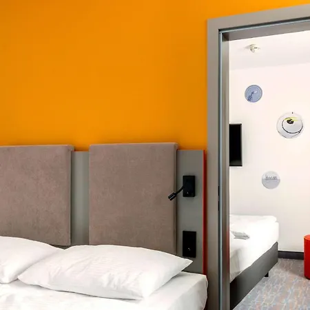 Hotel Vienna House Easy By Wyndham Cracow 3*