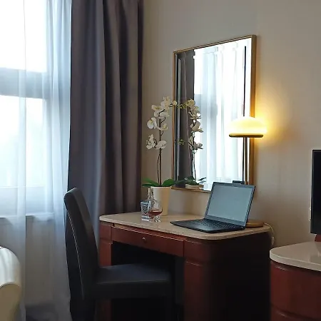 Hotel Booking Crown Piast & Spa 5*