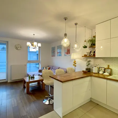 White And Bright With Riverside View And Parking Apartment Krakow