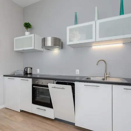 Apartment Planty Park Lobzowska By Renters