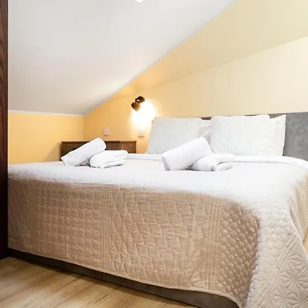 Househost Apartment:bracka 3/15a