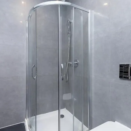 Planty Park Lobzowska By Renters Apartamento Cracovia