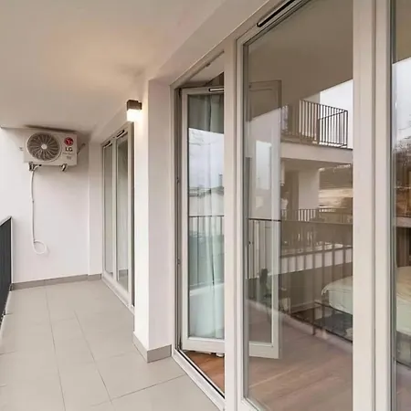 Lovely 3-room In Charming Kazimierz Apartment