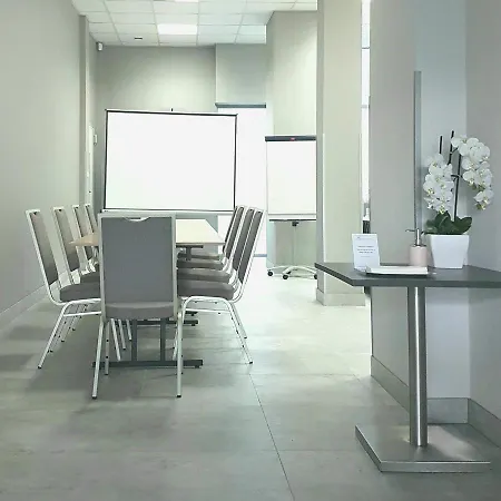 Centrum Business Hotel 4*