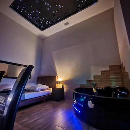 Z Jacuzzi Apartment