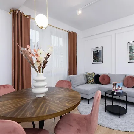 Old Town Dluga 48 Family By Renters Apartment Krakow