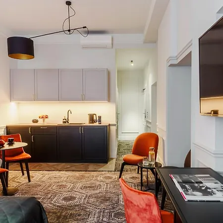 N33 Premium Old Town - Destigo Apartament *