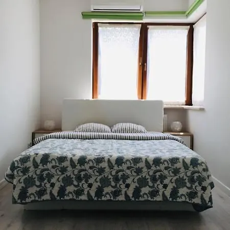 Apartment 3 Aircon With Free Parking, Balcony Walking Distance Old Town