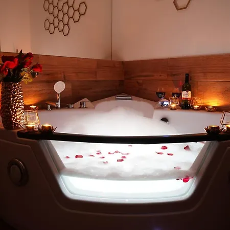 Apartment Jacuzzi Przemyska