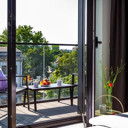 Fragola Rajska 3 - Modern Studios, Park 3*