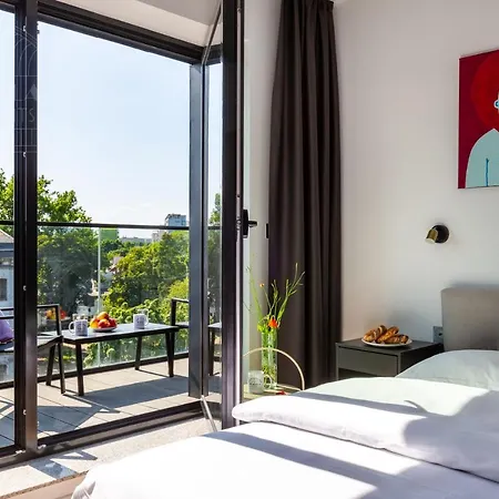 Fragola Rajska 3 - Modern Studios, Park 3*