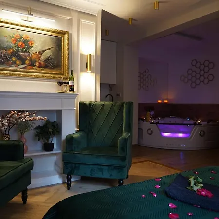 Jacuzzi Przemyska Apartment