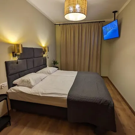 Spacious Two-bedroom In The Center Apartment