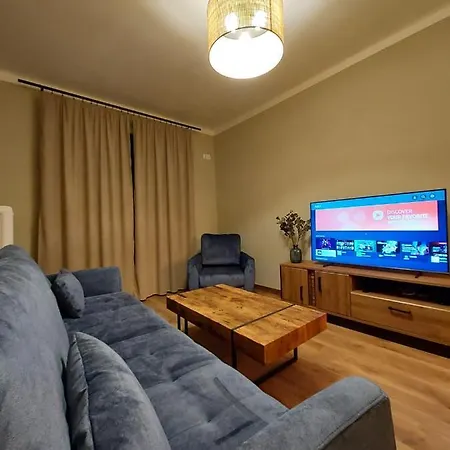Apartment Spacious Two-bedroom In The Center