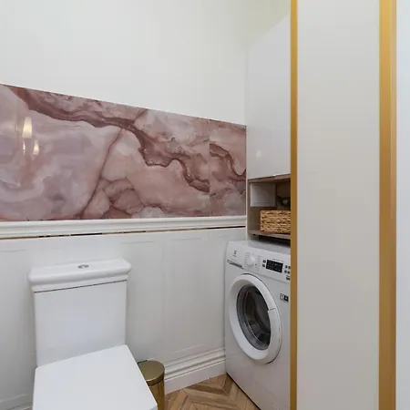Luxurious & Unique Mickiewicza Cracow By Renters Prestige Apartament Kraków