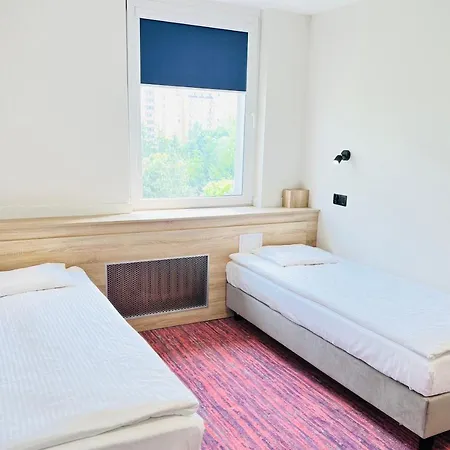 Hotel Rok *