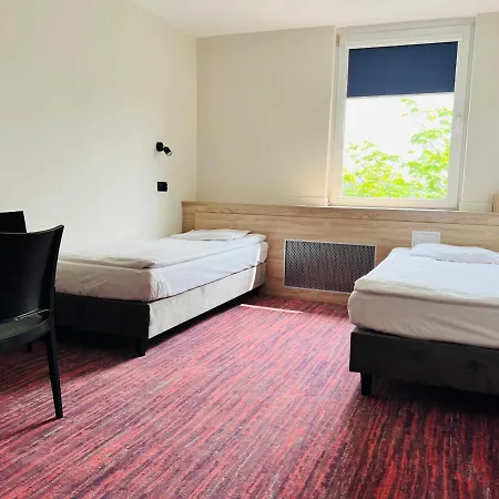 Hotel Rok *
