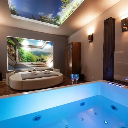 Z Jacuzzi Rynek 3* קרקוב