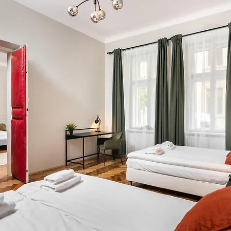 Przestronny W Centrum Krakowa - 12 Osob - By Upstairs Appartamento *