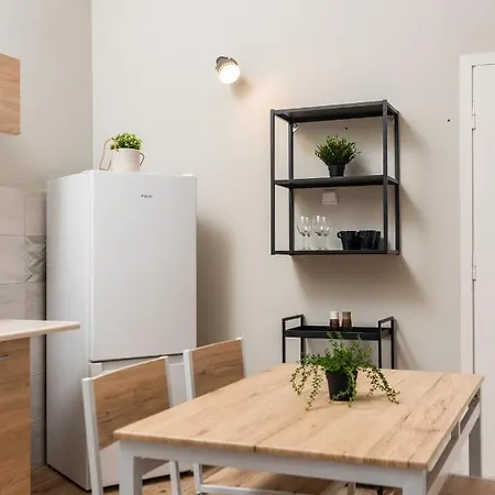 Przestronny W Centrum Krakowa - 12 Osob - By Upstairs Appartamento