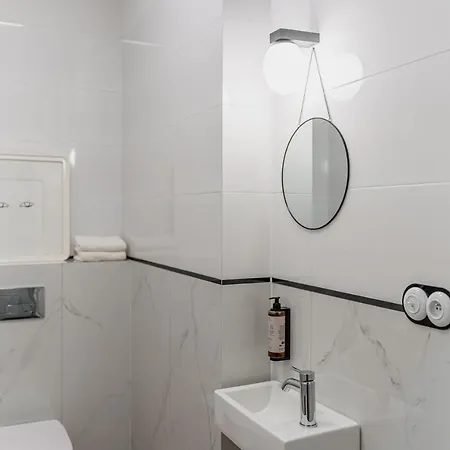 N33 Premium Old Town - Destigo Apartament *