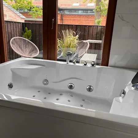Jacuzzi Rakowicka דירה *