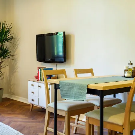 Apartment Bed & Beige / Kochanowskiego St *