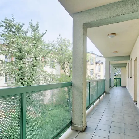 Tyzenhauz Lobzowska Street קרקוב