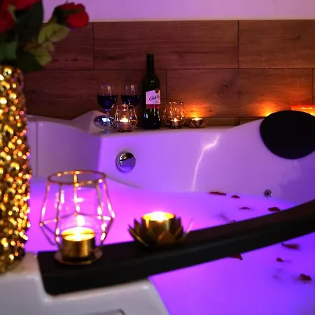 Jacuzzi Przemyska Apartment Krakow