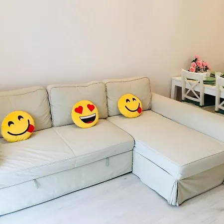 Apartment 3 Aircon With Free Parking, Balcony Walking Distance Old Town