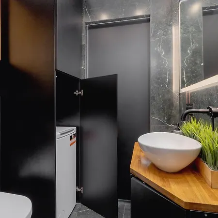 Apartment Modern & Spacious With Air Conditioning & Parking By Renters Prestige Krakow