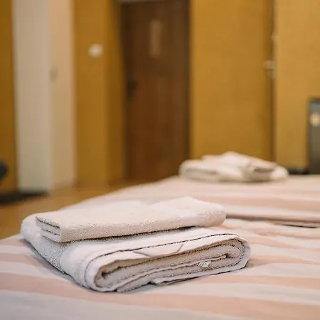 Hostel West13 Guest *